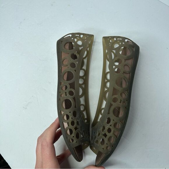 Crocs Brown Flats 8 Intricate circle Cut-Out Design - Picture 7 of 7